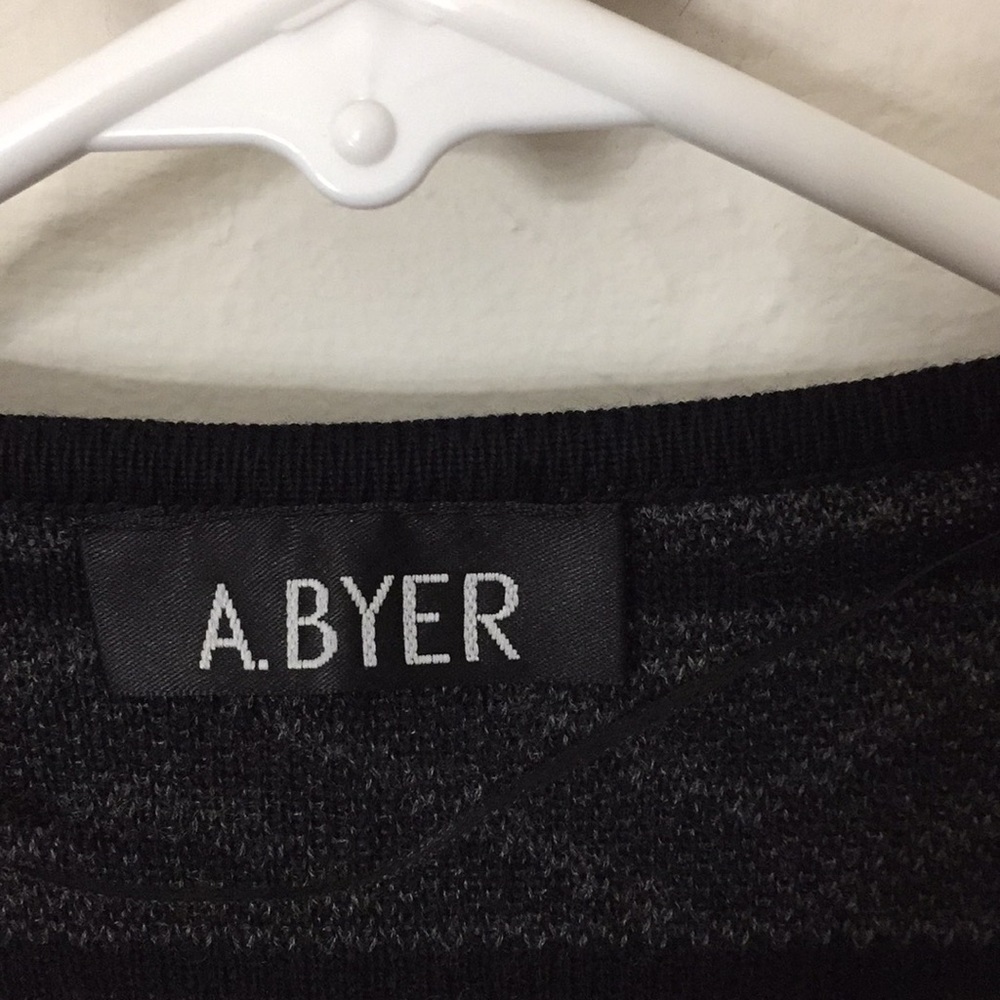 Sweater - Picture 2 of 4